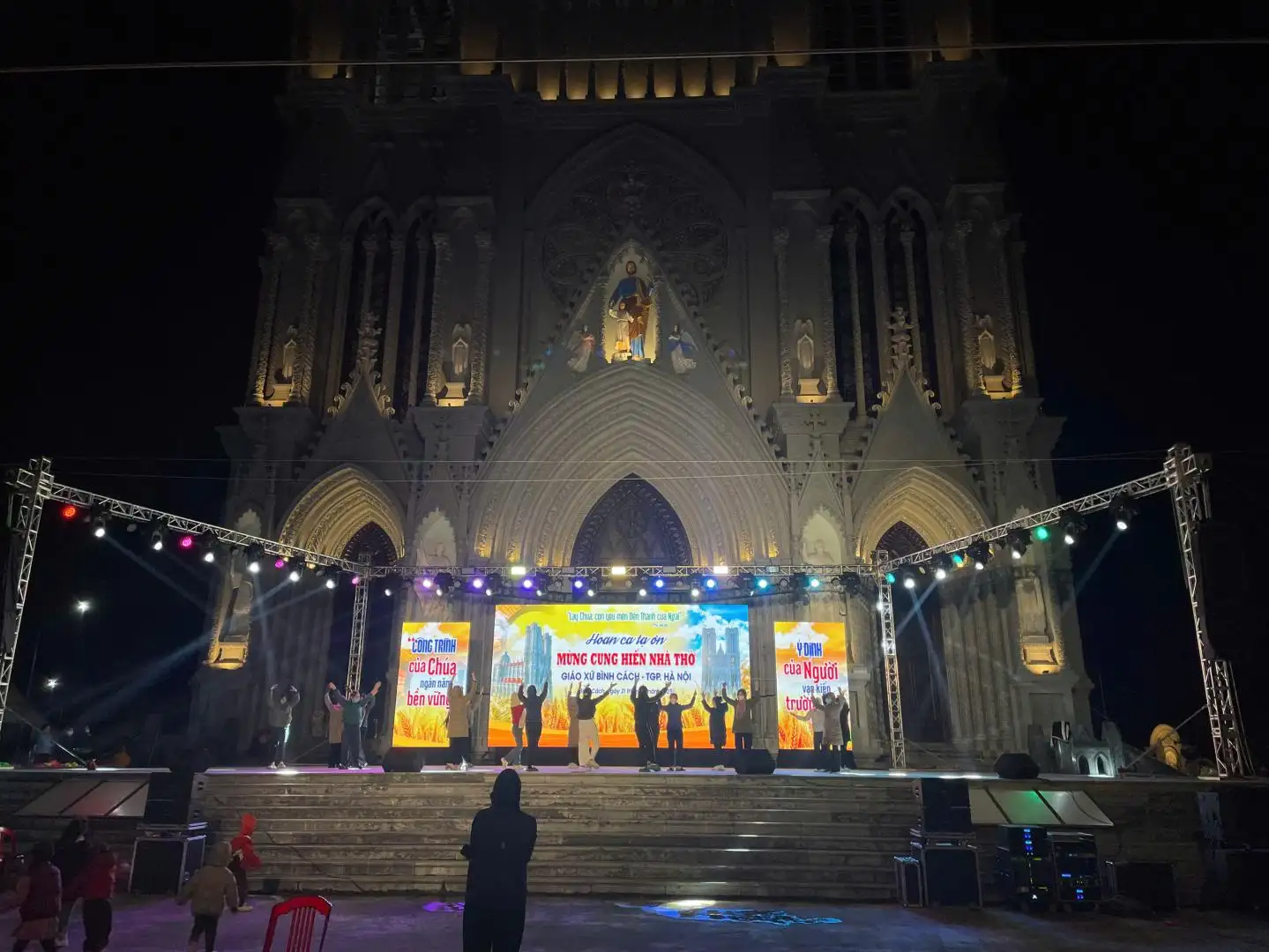 Giuseart.com - Thiết kế phông khánh thành nhà thờ